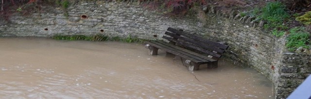 The bench by Cemetery Road bridge